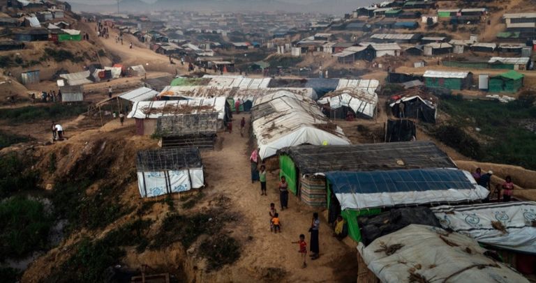 أحد مخيمات لاجئ الروهينجا في بنجلاديش لا راحة لنساء الروهينجا حتى بعد الهروب من التطهير - نيويورك تايمز