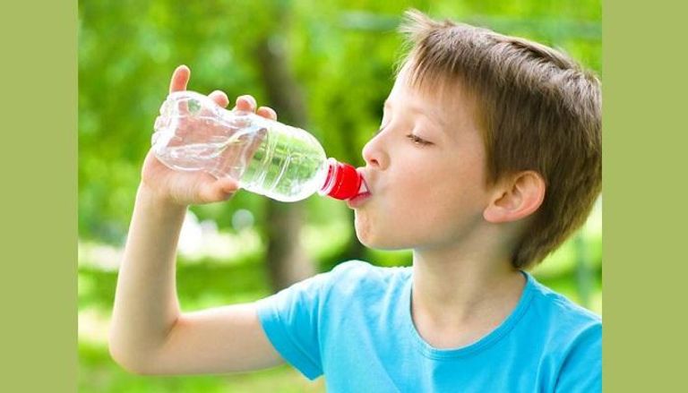 أسباب كثرة شرب الماء عند الأطفال