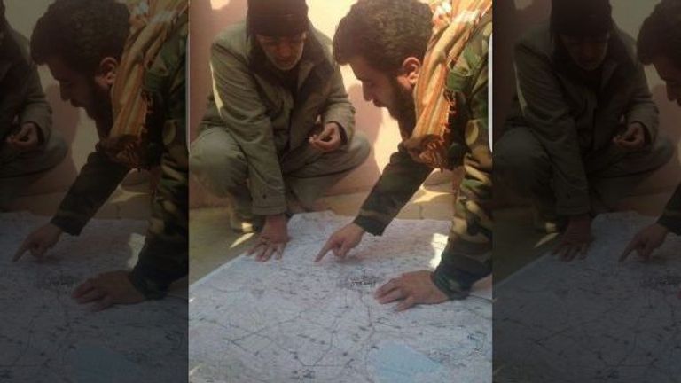 ريان الكلداني يرسم خرائط للمناورات العسكرية ريان الكلداني قائد