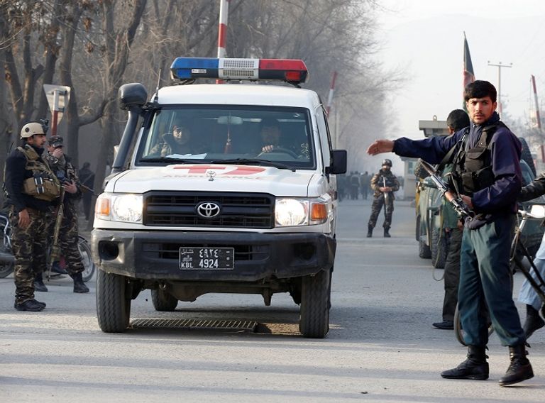رجال الشرطة والجيش فى موقع الهجوم