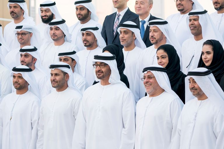 الشيخ محمد بن زايد مع وفد الشركات