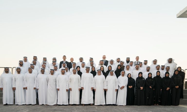 الشيخ محمد بن زايد مع وفد الشركات