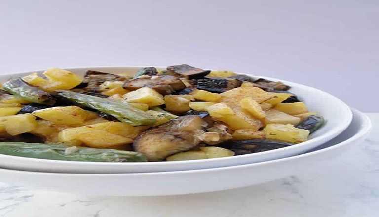 طريقة عمل سلطة البطاطس والباذنجان
