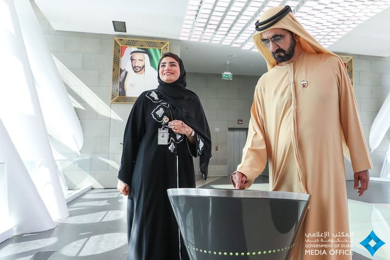 الشيخ محمد بن راشد آل مكتوم يتجول في أرجاء