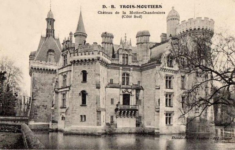 صورة قديمة للقصر قصر "لا موت شاندونييه"