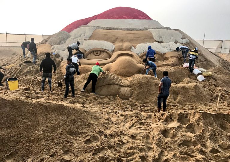 مجسم سانتا كلوز في الهند