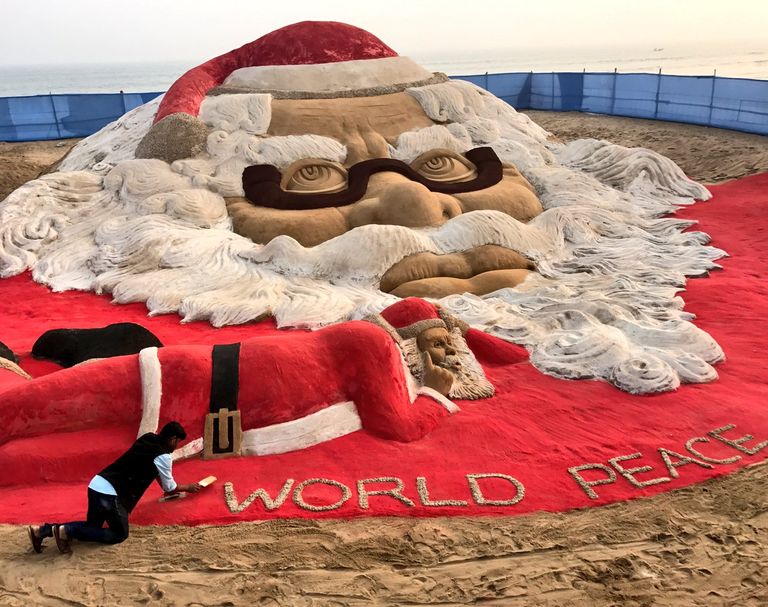 مجسم سانتا كلوز في الهند