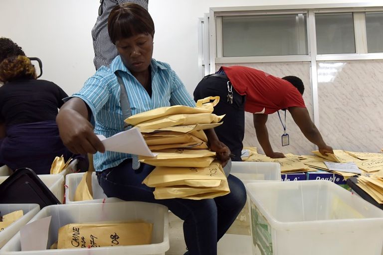 ويا خلال الإدلاء بصوته في الانتخابات - رويترز