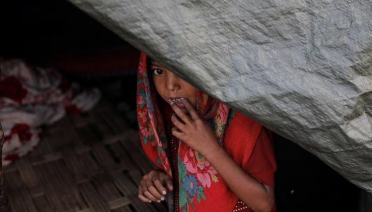طفلة من أقلية الروهينجا في مخيم ببنجلاديش - رويترز