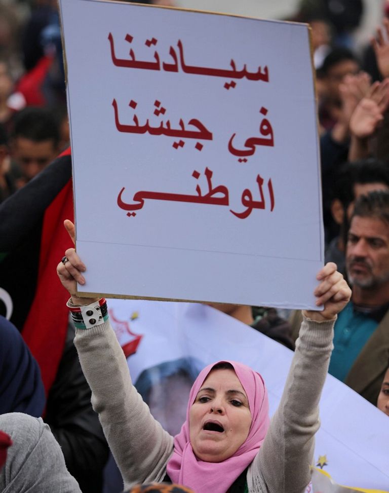 مظاهرات دعم الجيش الوطني الليبي مسيرات دعم للجيش الوطني الليبي في بنغازي - رويترز