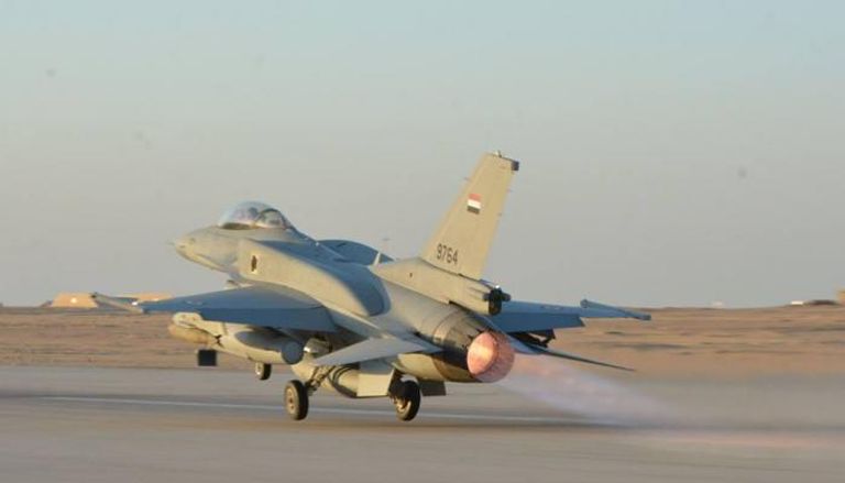 طائرة مقاتلة تابعة للجيش المصري مصر تواجه الإرهاب بمساري المواجهة الأمنية والتنمية الداخلية
