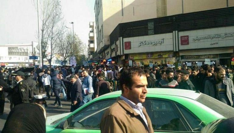 ثورة الغضب تصل العاصمة الإيرانية طهران
