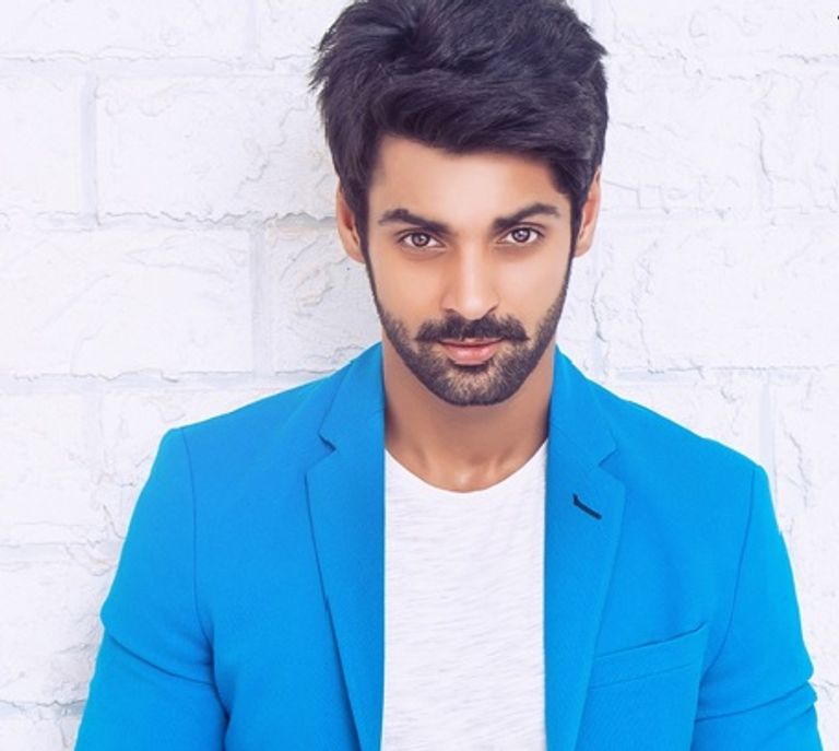 كاران واهي يوف راج مالهوترا يكشف عن أمنيته في العام الجديد