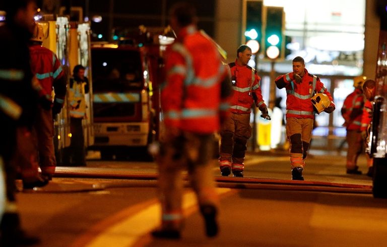 رجال الإطفاء خلال محاولة إخماد الحريق رجال الإطفاء خلال محاولة إخماد الحريق - أ. ف. ب