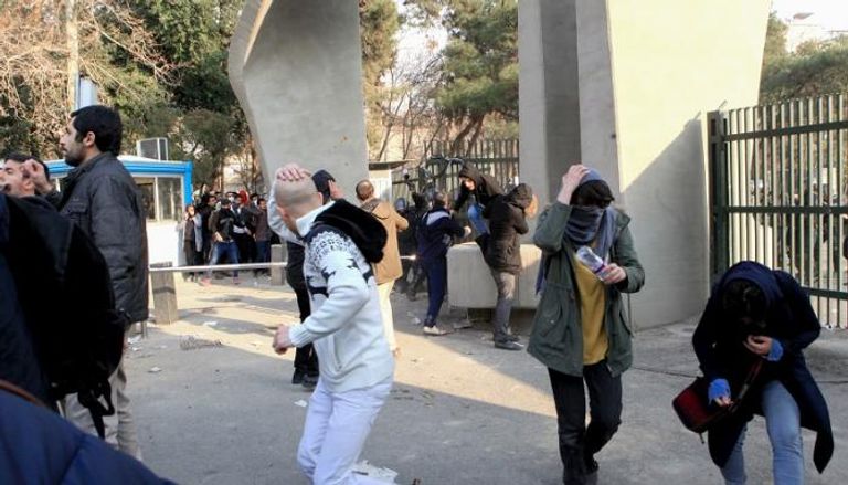 الشرطة الإيرانية تقمع المحتجين في طهران - الفرنسية