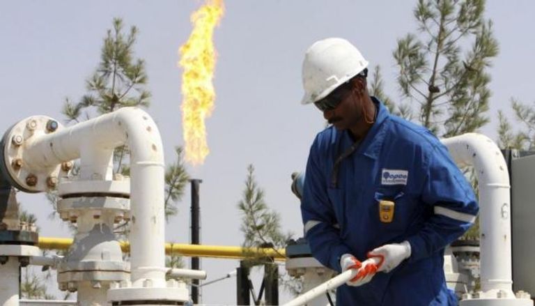 العراق تلتزم بخفض إنتاج النفط
