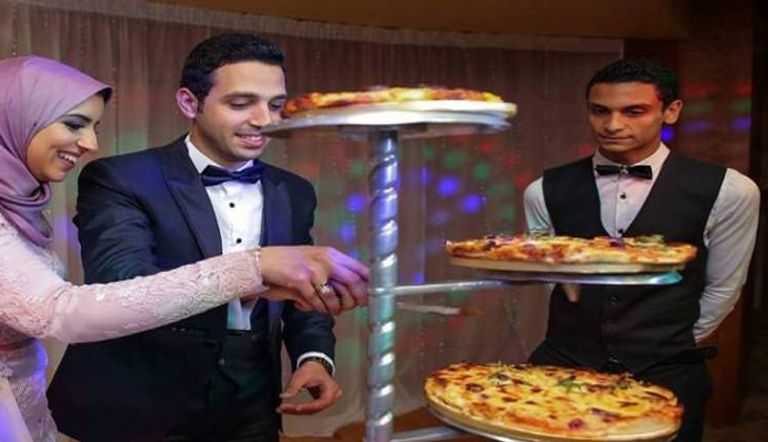 فرح تحت الماء لعروسين بمصر