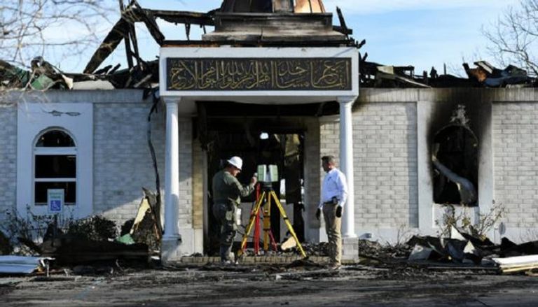 المسجد احترق في ظروف غامضة
