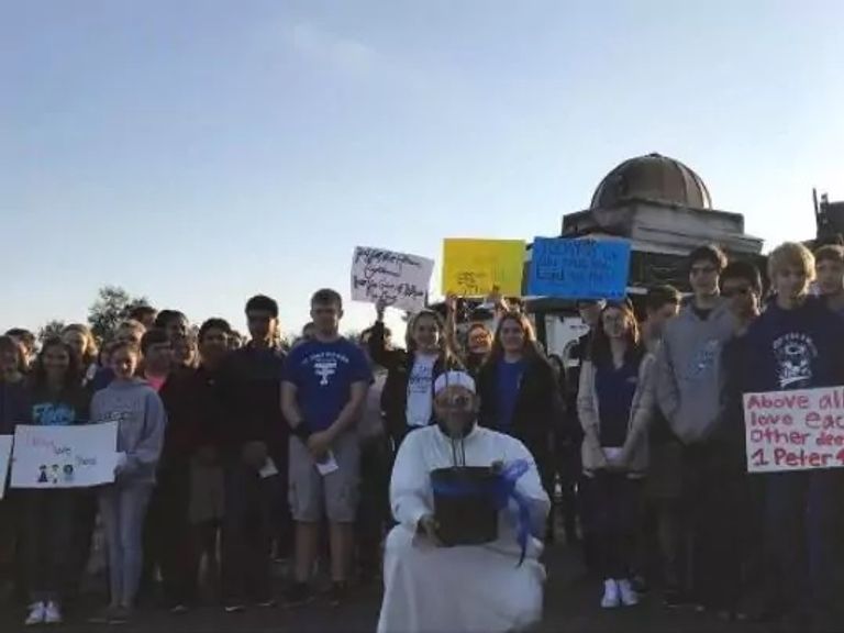 المسجد احترق في ظروف غامضة