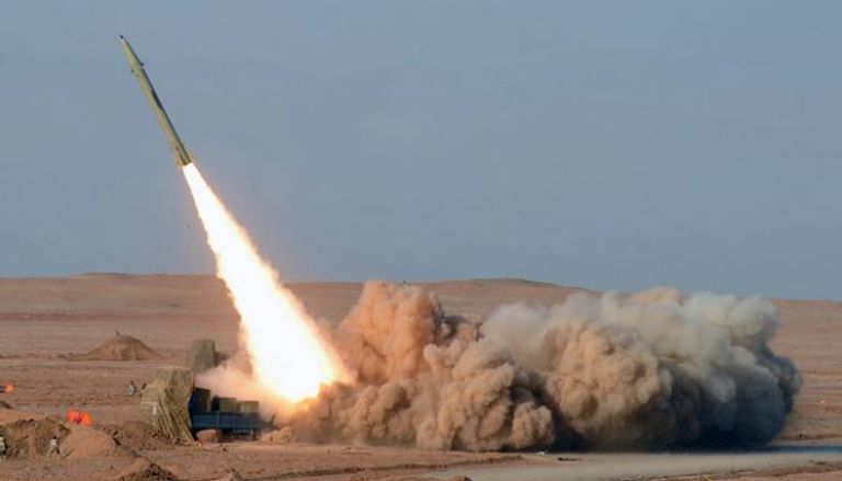 صاروخ بالستي ينطلق من منصة متحركة دونالد ترامب