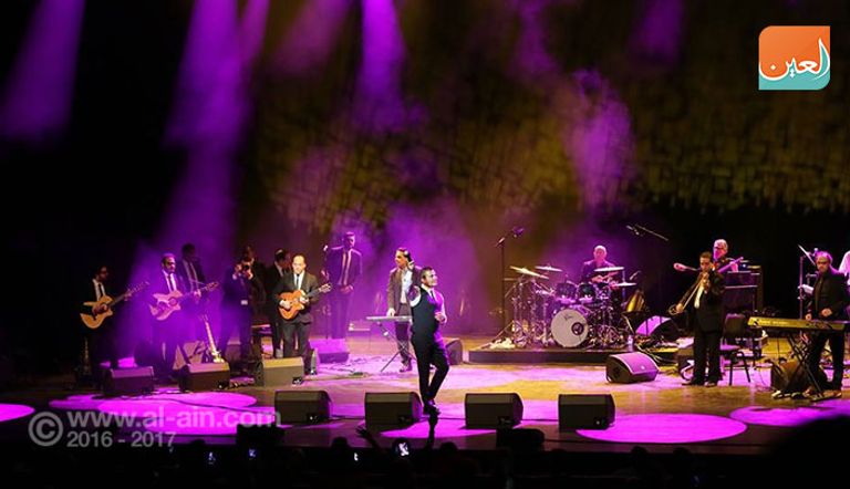 أولى حفلات عمرو دياب في أوبرا دبي