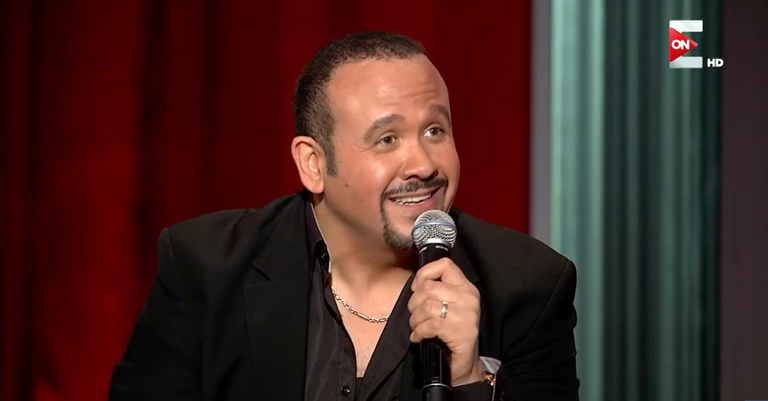 المطرب هشام عباس