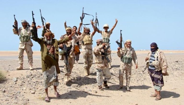 قوات الجيش اليمني تحتفل بأحد انتصارتها
