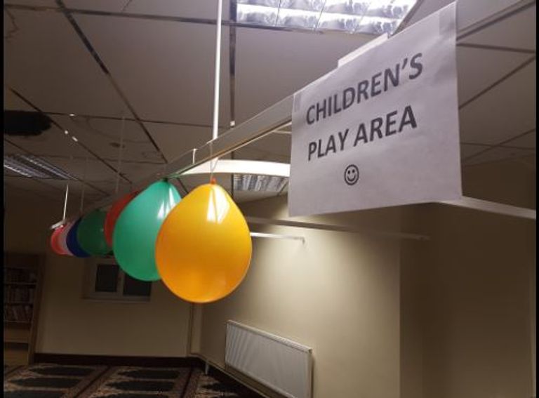 الفعالية جسر بين المسلمين والبريطانيين