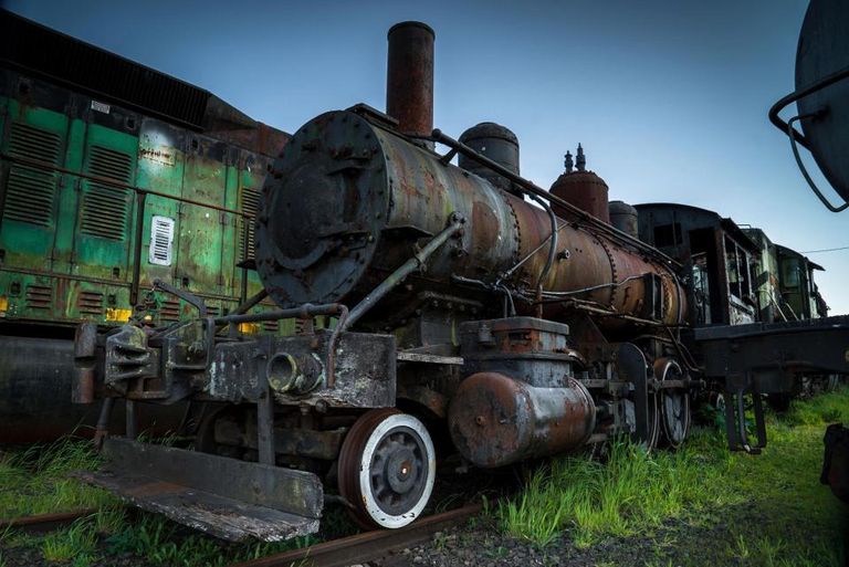 المنتجات المهجورة يأكلها الصدأ