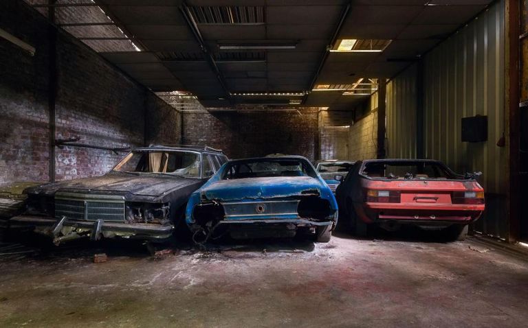 المنتجات المهجورة يأكلها الصدأ