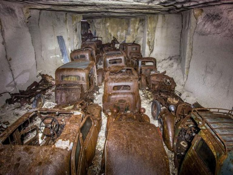 المنتجات المهجورة يأكلها الصدأ