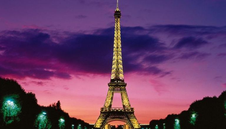 برج إيفل وجهة باريس السياحية