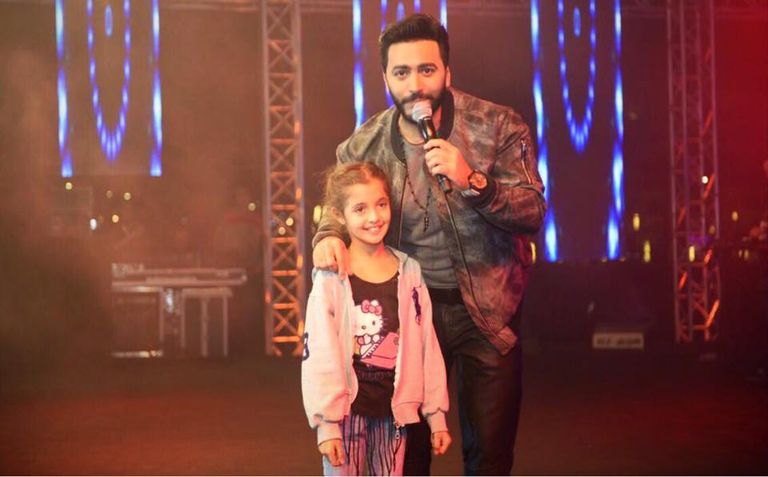 تامر حسني يضيء ليل شرم الشيخ