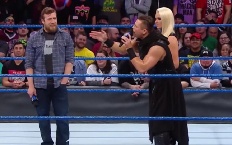 براين والمصارعون الأربعة على الحلبة