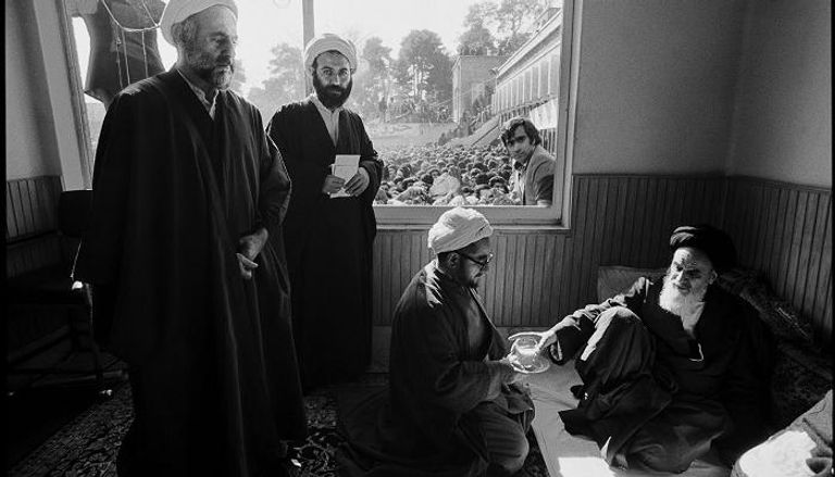 الخميني بعد عودته إلى طهران 1979- صورة أرشيفية