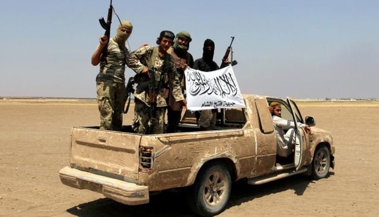 صدام "داعش" و"القاعدة" سعيا للسيطرة في سوريا
