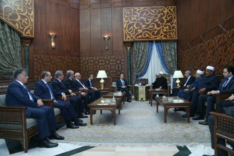 جانب من لقاء شيخ الأزهر والرئيس اللبناني