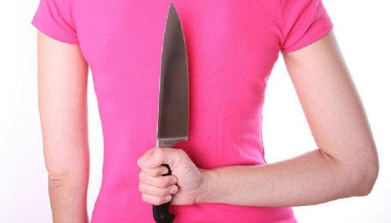الأوكرانية طعنت زوجها بالسكين