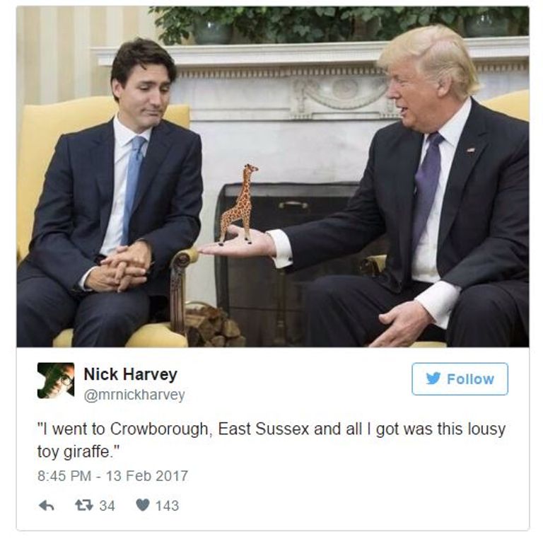 ترامب يمد يده لمصافحة ترودو