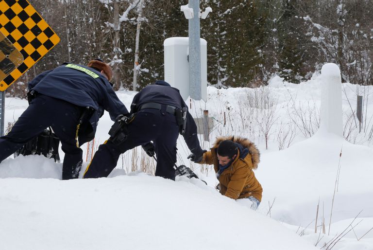 شاب موريتاني وصل إلى كيبيك في كندا عابرا الحدود مع الولايات المتحدة - رويترز