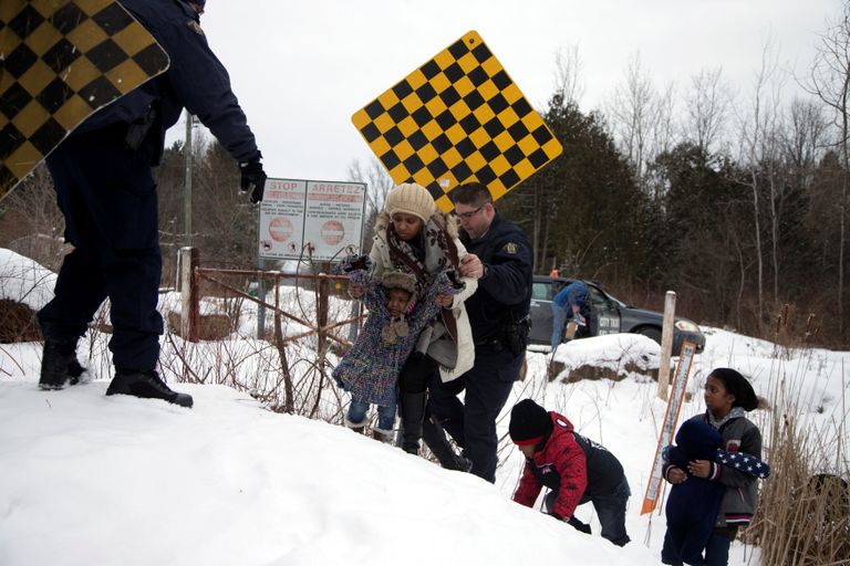 شاب موريتاني وصل إلى كيبيك في كندا عابرا الحدود مع الولايات المتحدة - رويترز