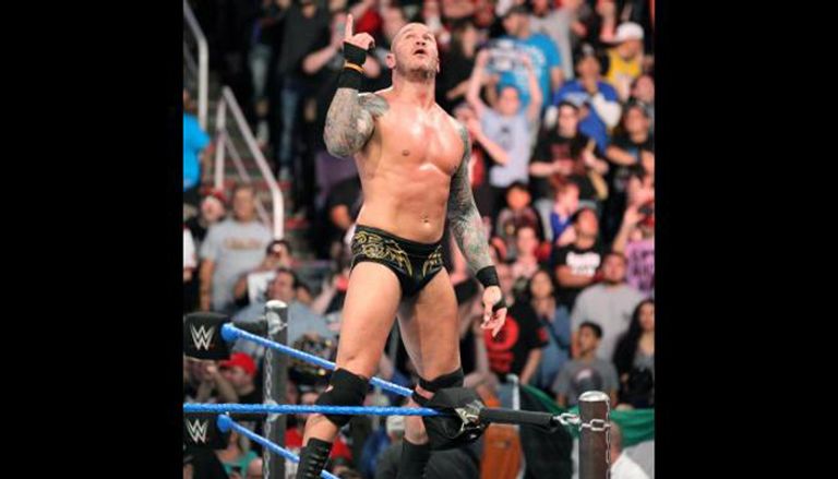 أورتن يثبت أكتاف هاربر