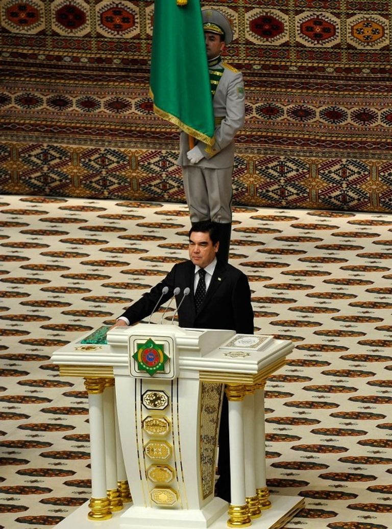 محمدوف خلال أداء اليمين