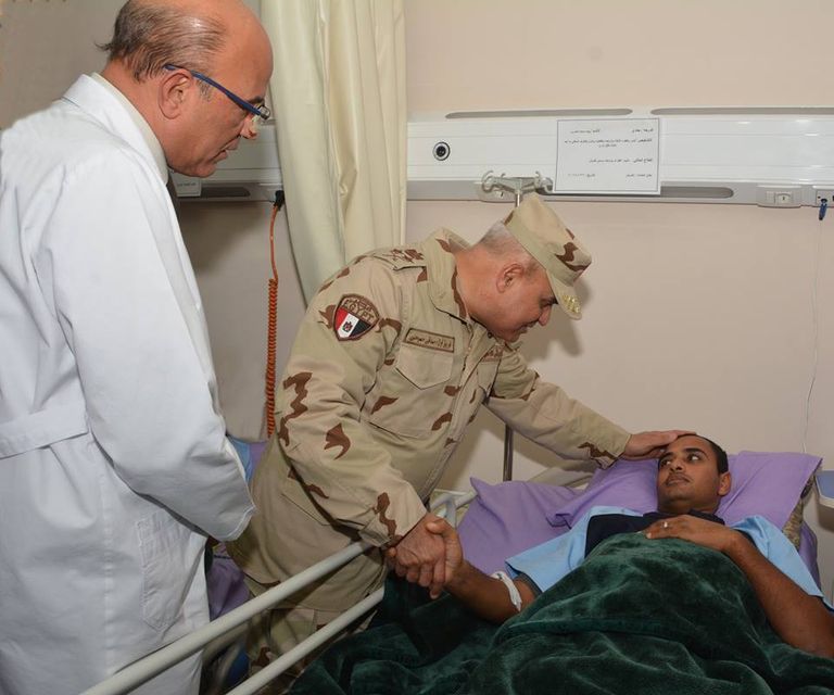 الفريق أول صدقي صبحي في زيارة لمصابي الجيش