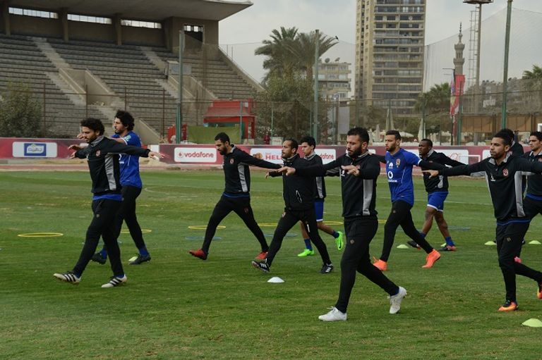 من تدريبات الأهلي استعدادا للمقاولون عماد متعب