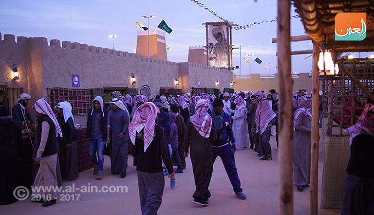 من فعاليات جناح الإمارات في مهرجان الجنادرية الـ 31