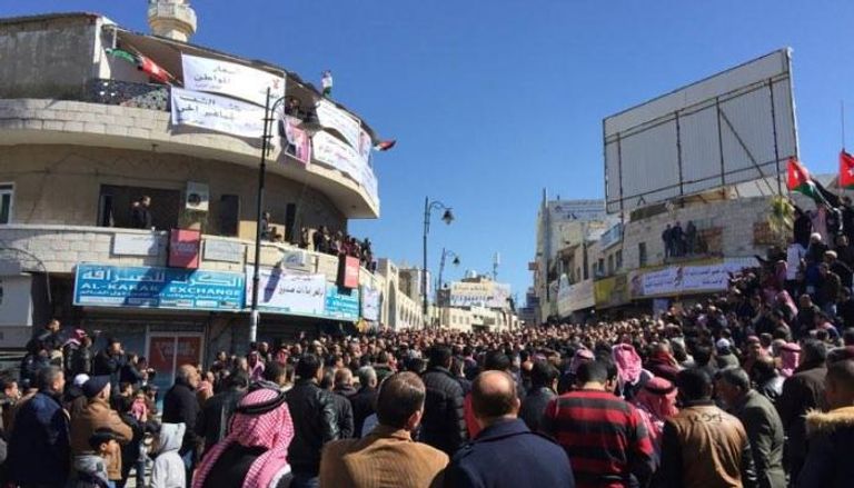 مطالبات بإقالة الحكومة الأردنية احتجاجا على رفع الأسعار