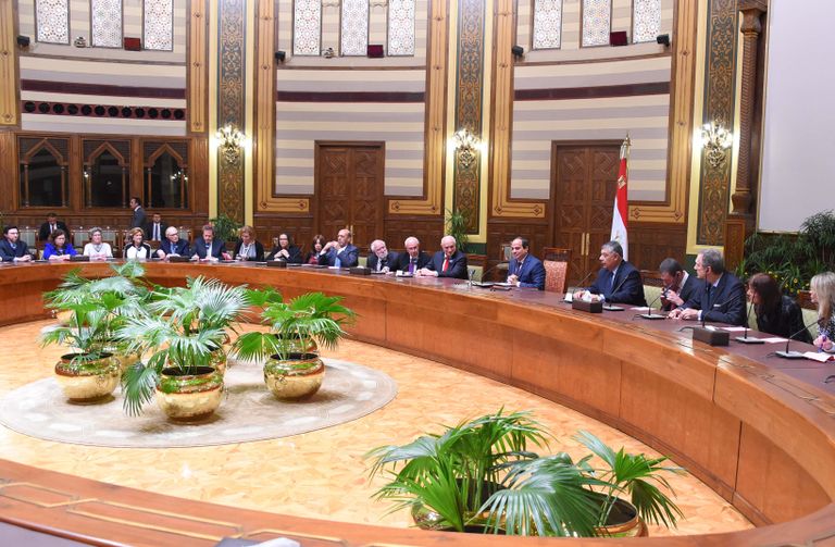 السيسي مع اعضاء الوفد 