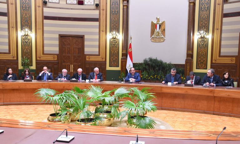 السيسي مع اعضاء الوفد 