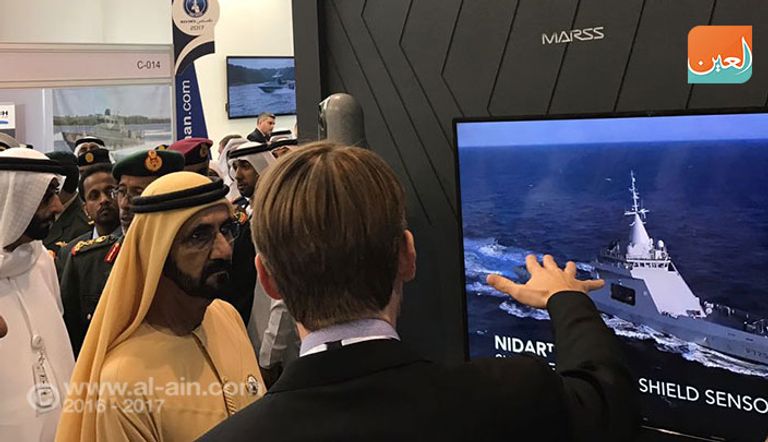 الشيخ محمد بن راشد خلال زيارته للمعرض البحري